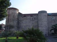 castelloursino1