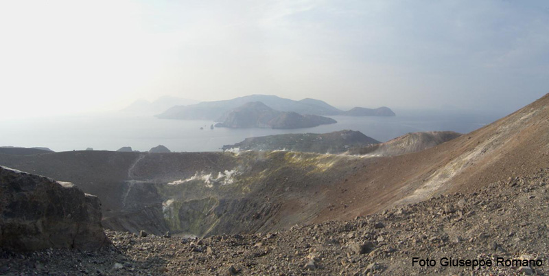 Cratere Vulcano (visuale isole eolie) 02